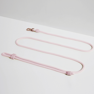 studio shot of the marshmallow pink hands free leash